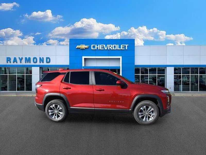 New 2026 Chevrolet Equinox LTImage 2