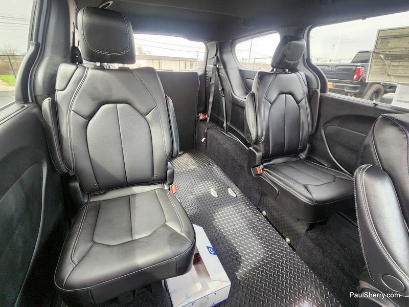 New 2026 Chrysler Voyager Lx