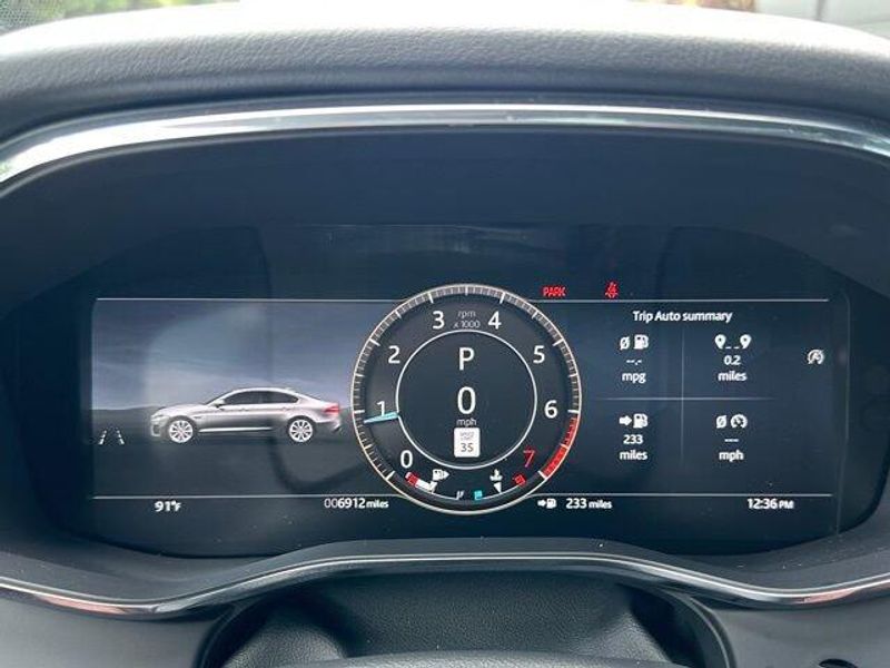 2024 Jaguar XF R-Dynamic SE