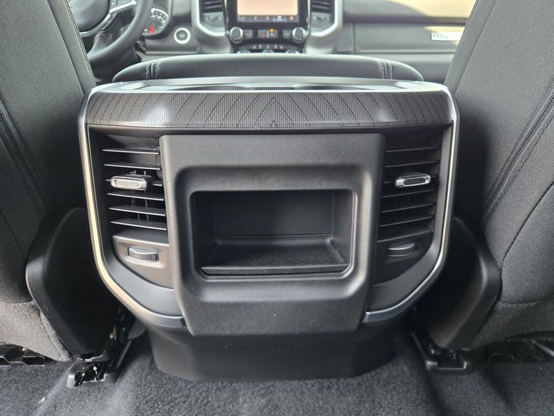 New 2026 RAM 1500 Big Horn Crew Cab 4x2 5'7' Box