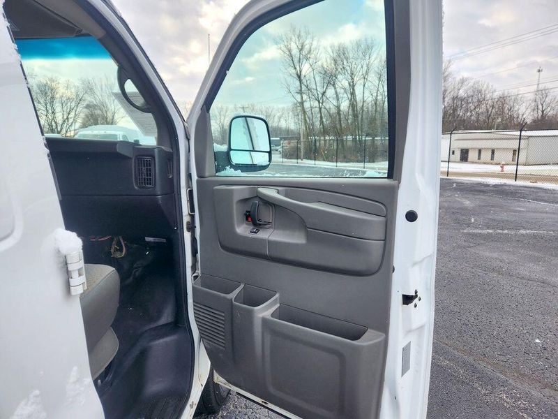 2014 GMC Savana 2500 Work VanImage 25