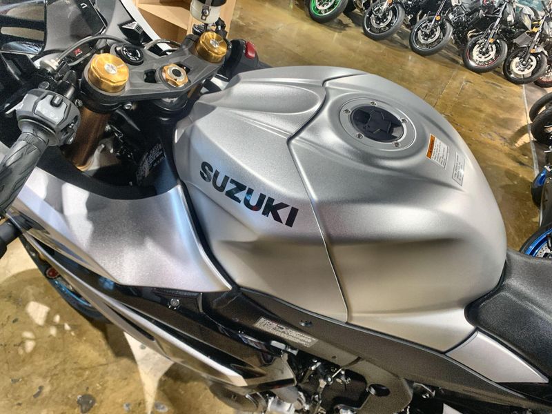 New 2025 Suzuki GSX-R1000R Image 22