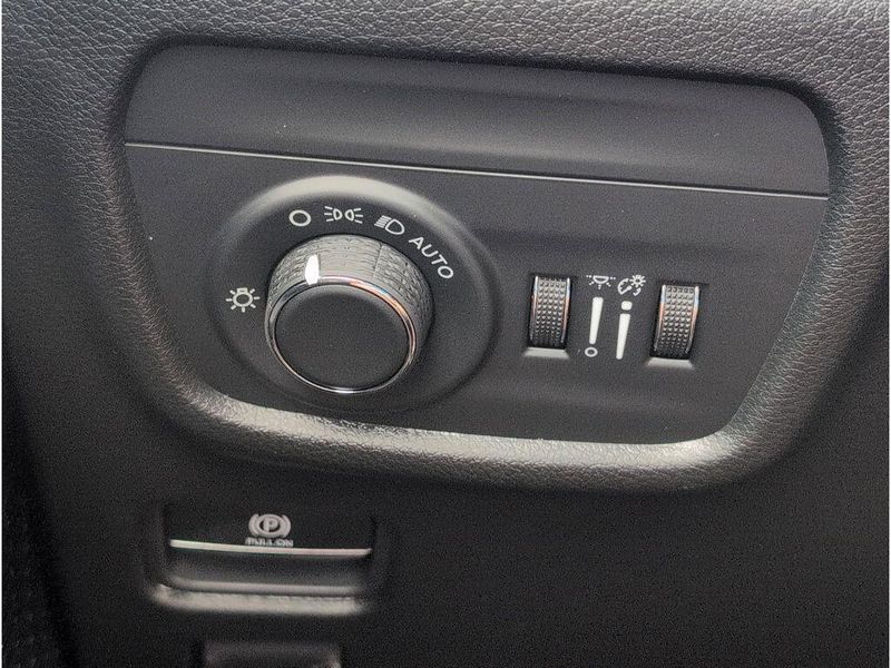 New 2026 Jeep Grand Cherokee L Laredo Altitude 4x4Image 27