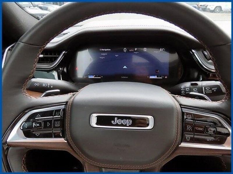 2024 Jeep Grand Cherokee SummitImage 16