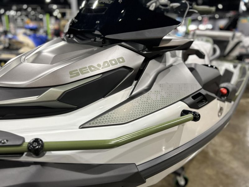 2025 Sea-Doo FISHPRO APEX 300 (SOUND SYSTEM) Image 12