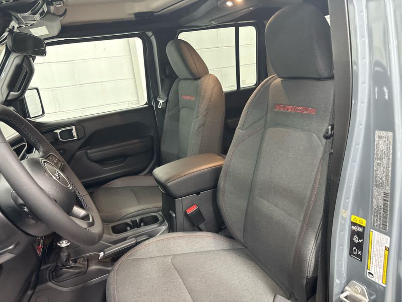 2025 Jeep Gladiator Rubicon photo 25
