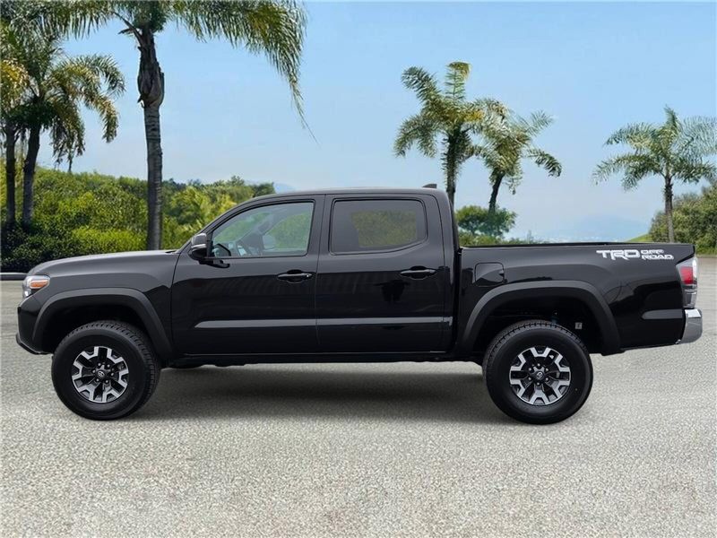 2023 Toyota Tacoma TRD Double Cab V6 photo 2