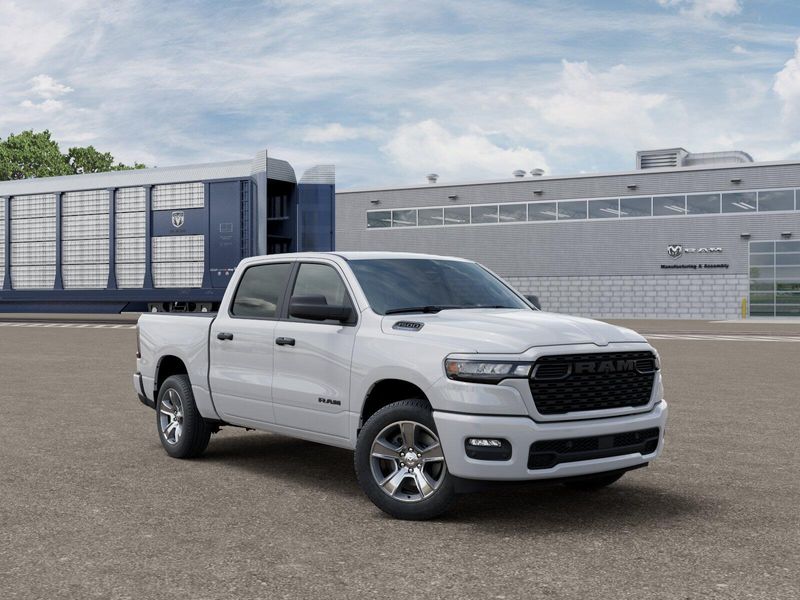 New 2026 RAM 1500 Express Crew Cab 4x4 5