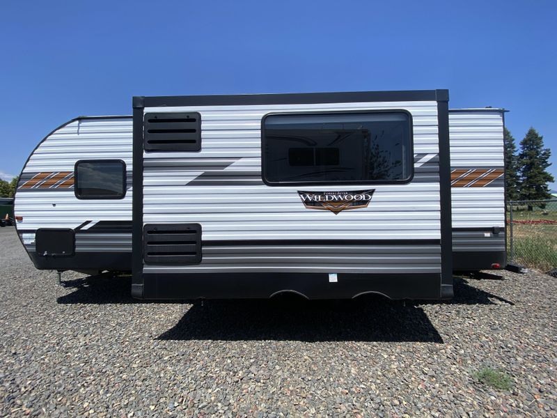 Used 2021 FOREST RIVER WILDWOOD 22RBS Image 5