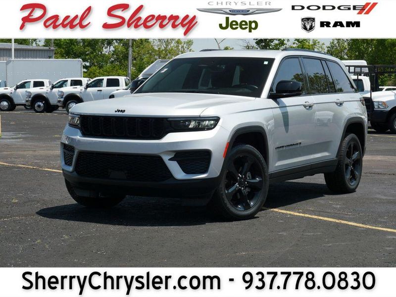 2022 Jeep Grand Cherokee FreedomImage 1