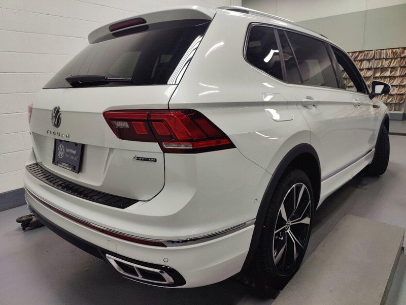 2024 Volkswagen Tiguan SEL R-Line AWD w/Sunroof/NavImage 18