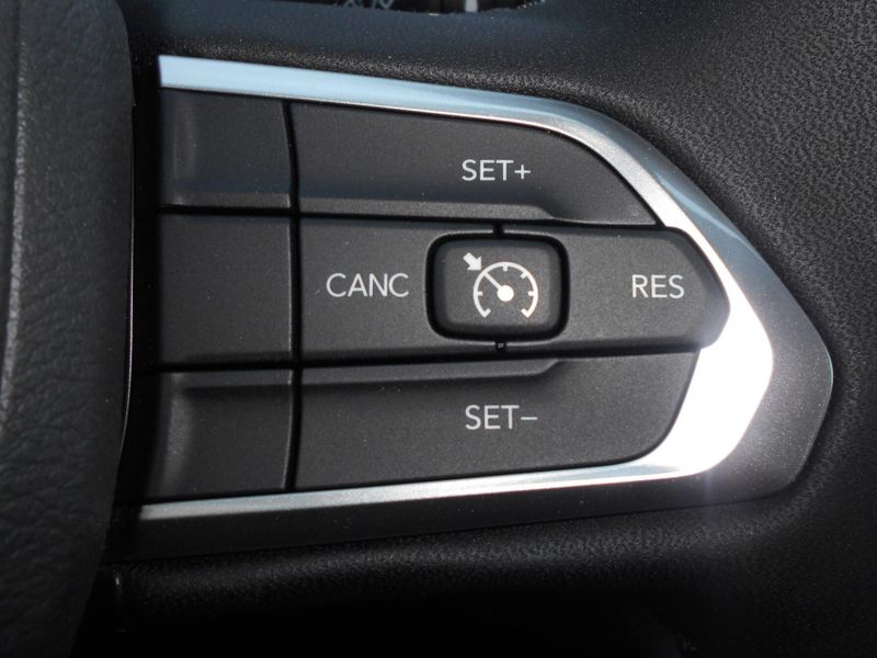 2025 Jeep Compass Latitude 4x4Image 15