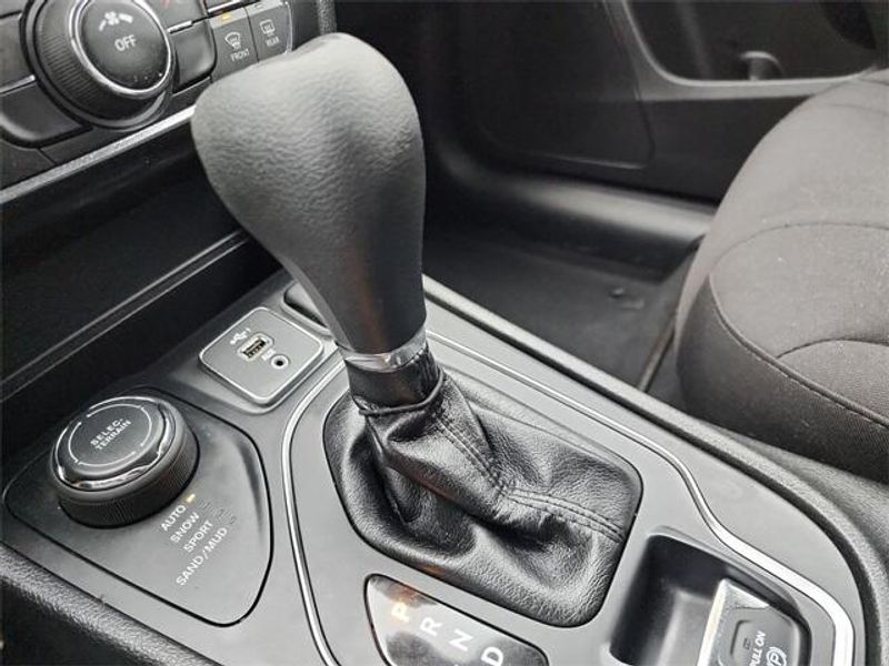 2019 Jeep Cherokee LatitudeImage 16