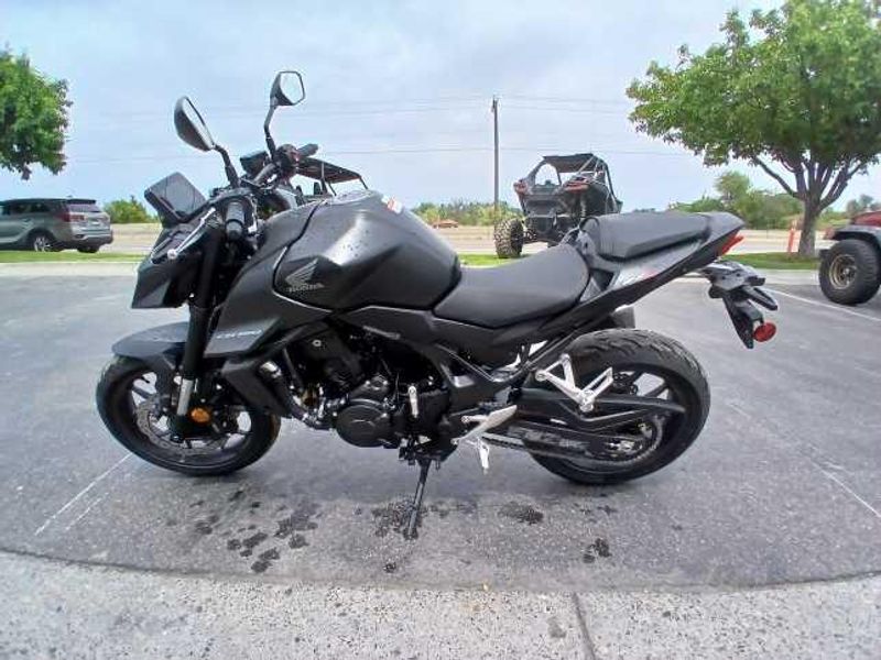 2025 Honda CB750 HORNET BASE 