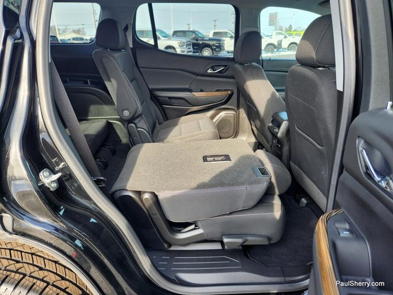 Used 2023 GMC Acadia SLE