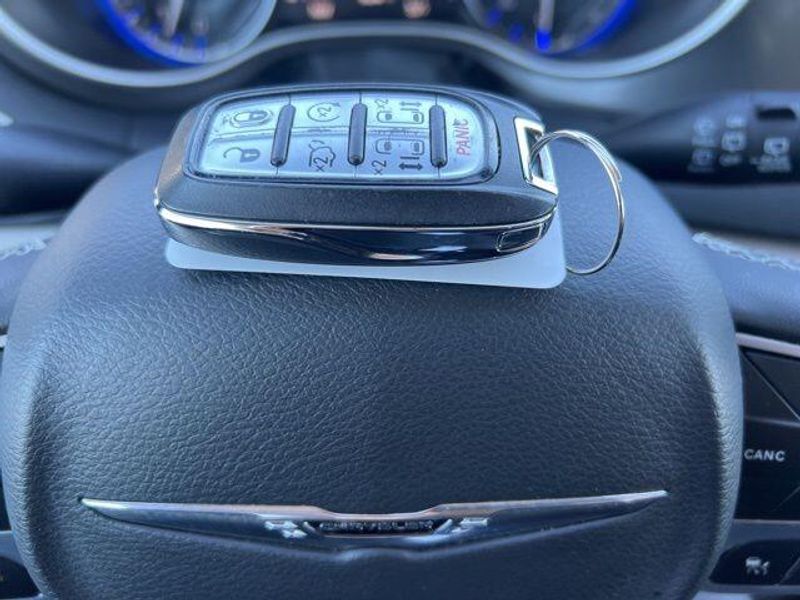 2023 Chrysler Pacifica Touring LImage 50