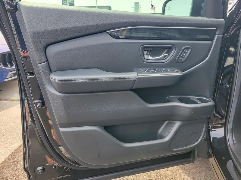 2025 Honda Pilot Elite photo 21