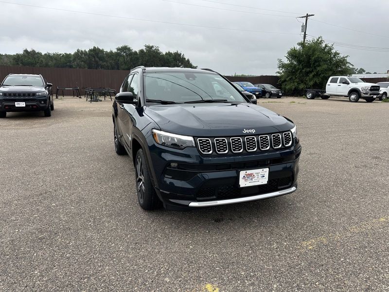 2024 Jeep Compass Limited 4x4Image 2