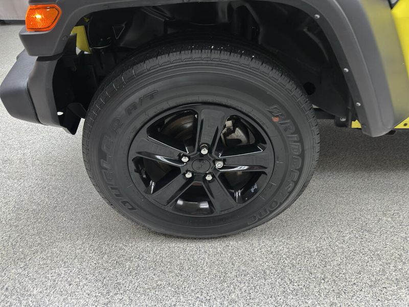 Used 2022 Jeep Wrangler Unlimited Sport AltitudeImage 6