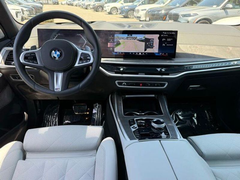 Used 2026 BMW X7 xDrive40iImage 30