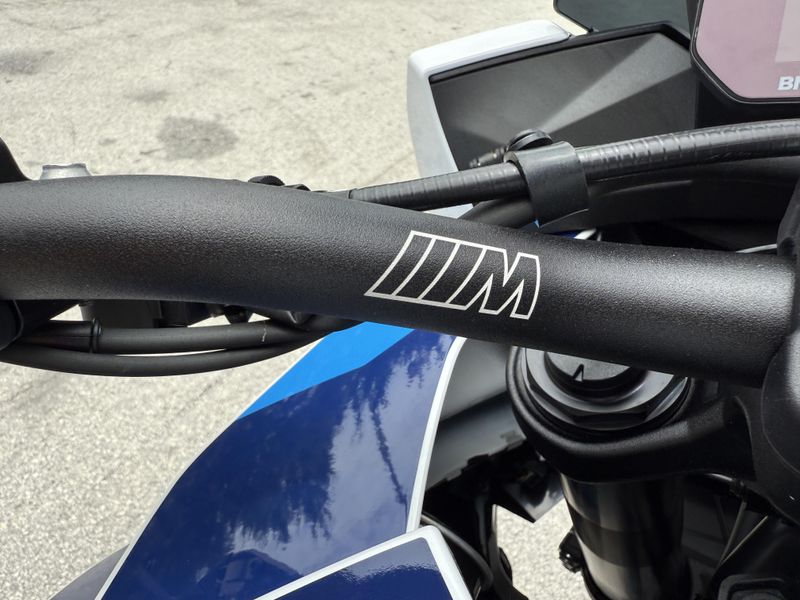 2025 BMW M 1000 XR 