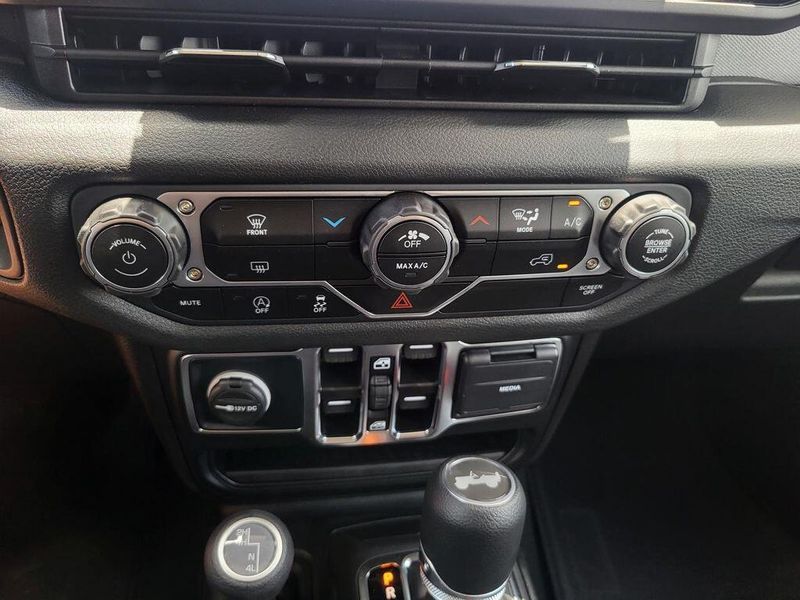 2025 Jeep Wrangler 4-door SportImage 17