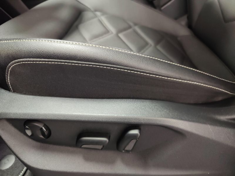 Used 2025 Volkswagen Atlas SE 4-Motion AWDImage 13