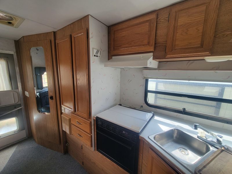 Used 1997 LANCE 9500 SQUIRE Image 11