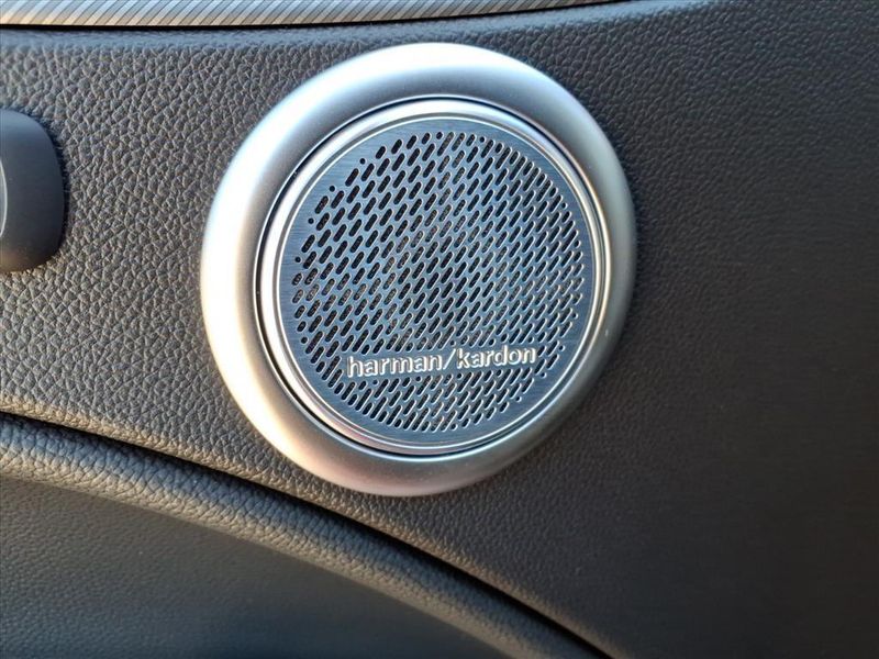 New 2025 Alfa Romeo Stelvio IntensaImage 17