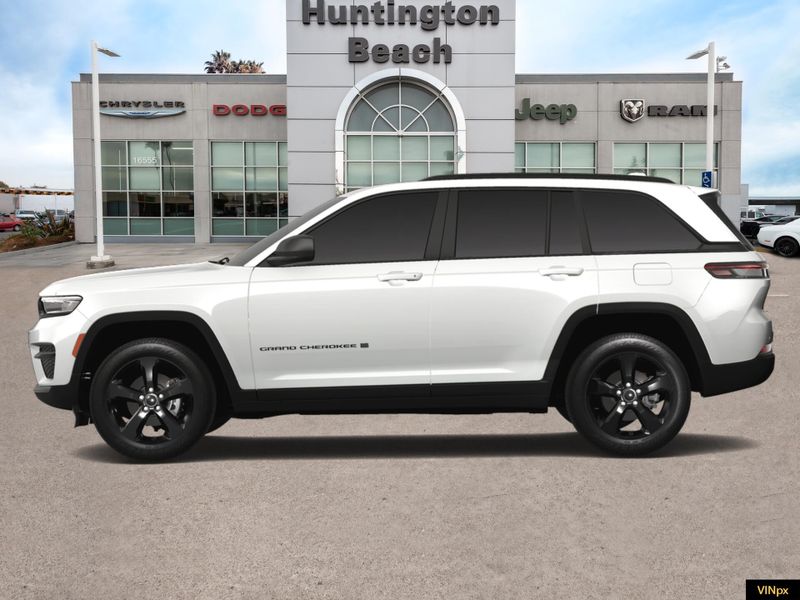 2025 Jeep Grand Cherokee Altitude X 4x4Image 3