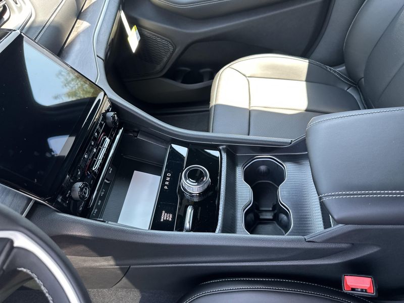 2025 Jeep Grand Cherokee Limited photo 30
