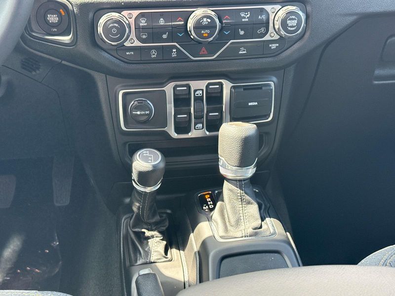 New 2026 Jeep Gladiator Sport S 4x4