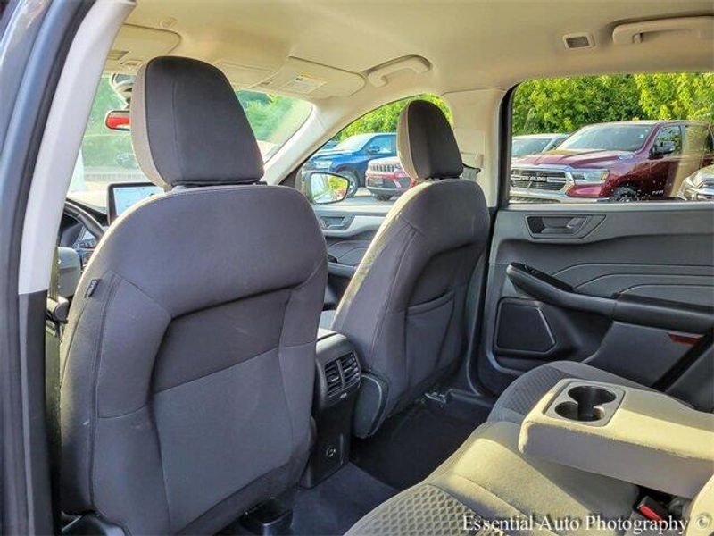 2022 Ford Escape SE photo 7