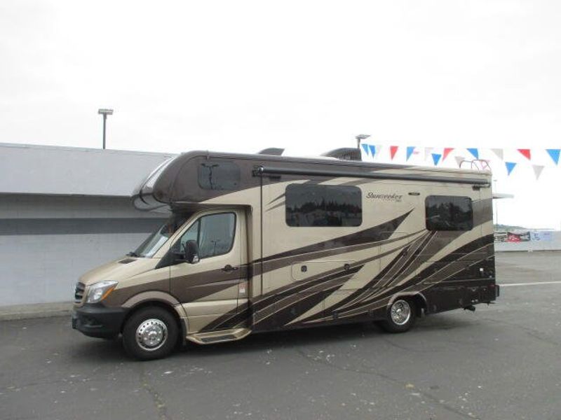 Used 2016 Mercedes-Benz Sprinter 3500 Chassis Image 13