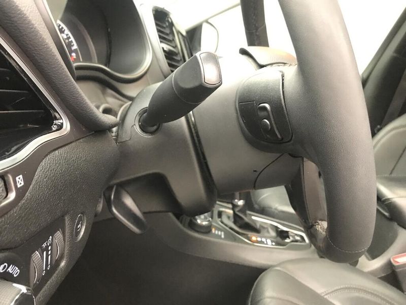 Used 2021 Jeep Cherokee LimitedImage 5