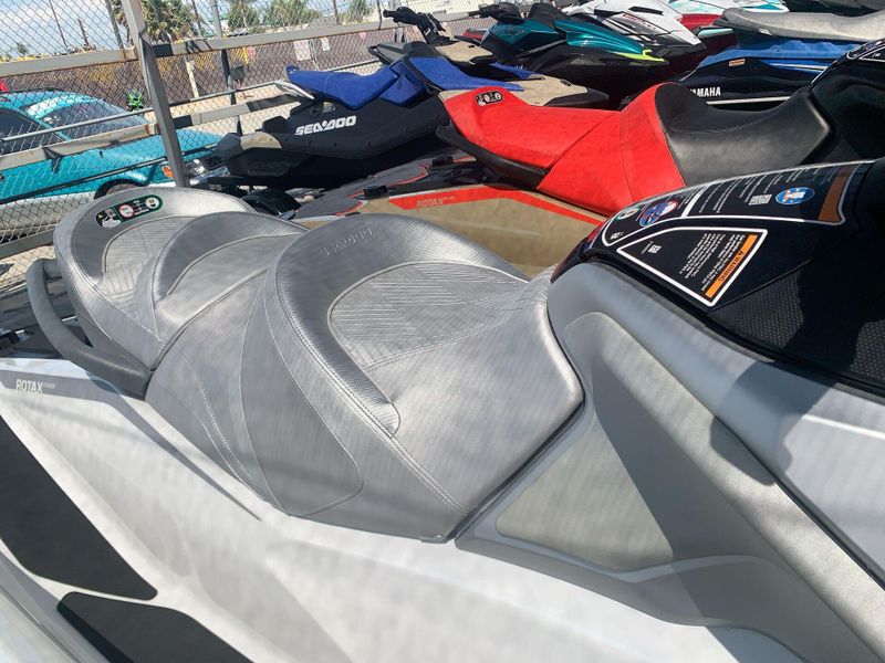 New 2025 Sea-Doo GTX LIMITED 325 (SOUND SYSTEM) Image 15
