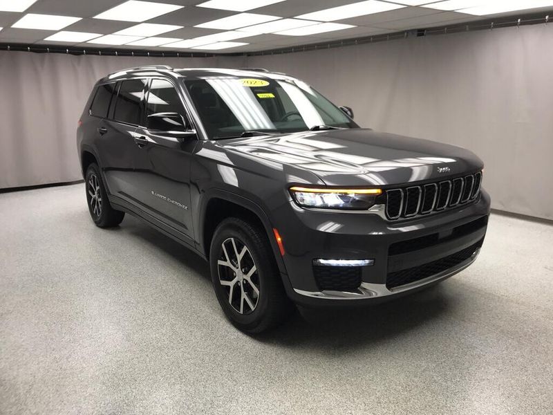 Used 2023 Jeep Grand Cherokee L LimitedImage 27