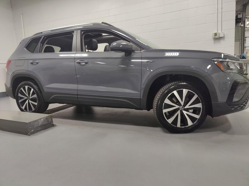 2022 Volkswagen Taos SE 4-Motion AWD w/SunroofImage 3