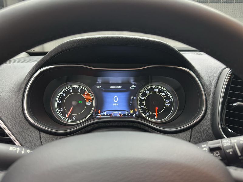 Used 2022 Jeep Cherokee LimitedImage 9
