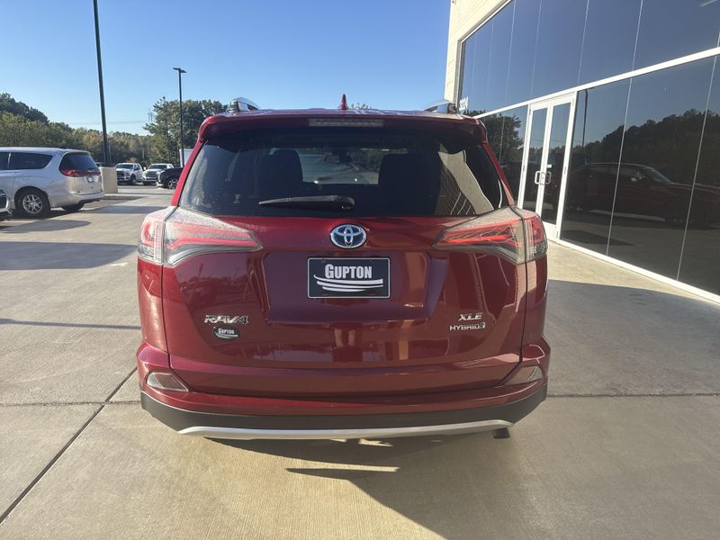 Used 2018 Toyota RAV4 Hybrid XLEImage 6