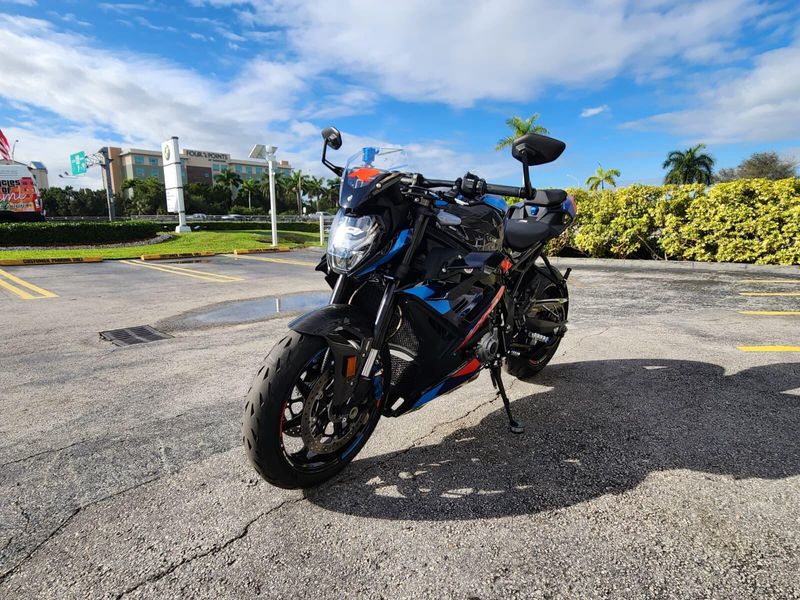 2023 BMW M 1000 RImage 3