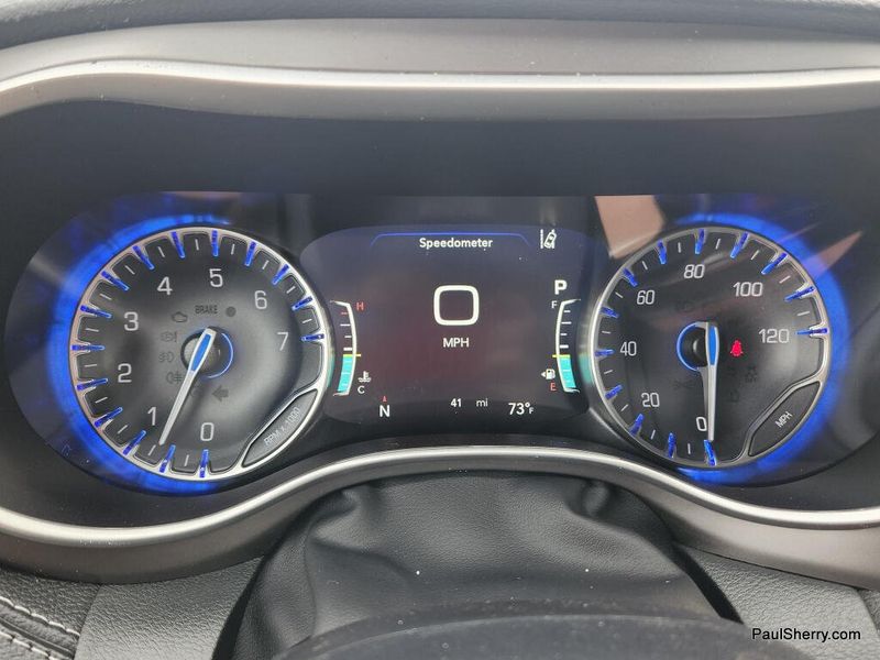New 2027 Chrysler Pacifica Limited
