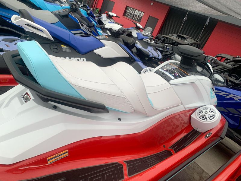 New 2025 Yamaha VX DELUXE W/AUDIO Image 12