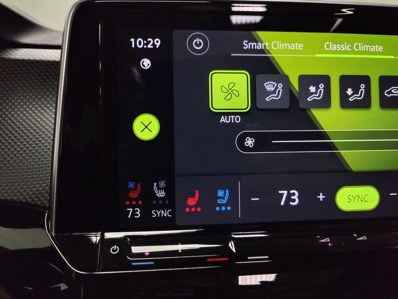 Used 2025 Volkswagen Atlas Cross Sport SEL R-Line Black AWD w/Sunroof/NavImage 22