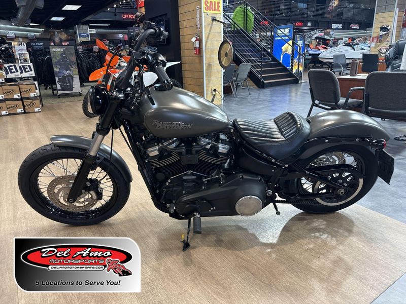 Used 2019 Harley-Davidson SOFTAIL STREET BOB Image 1