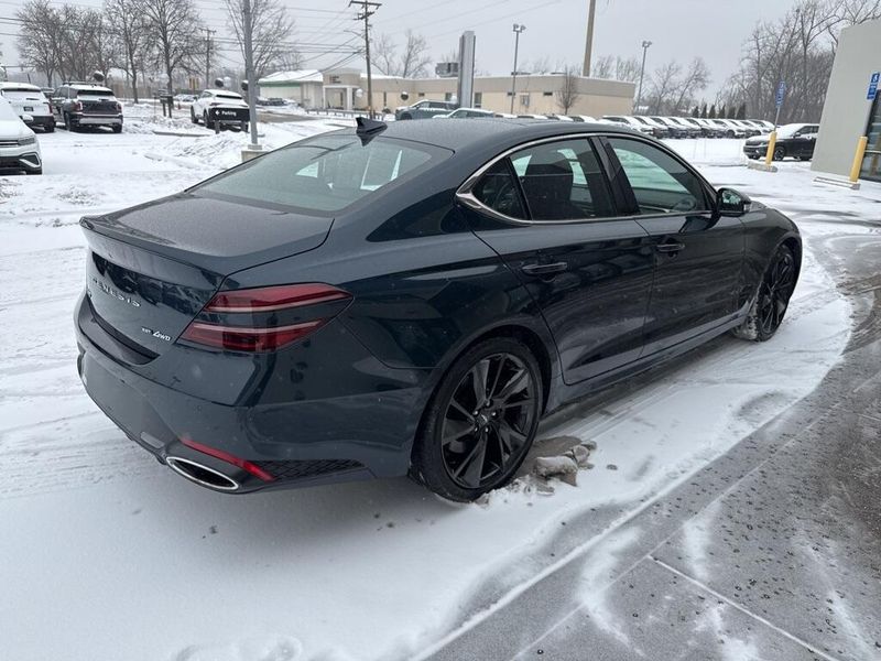 2022 Genesis G70 3.3TImage 4