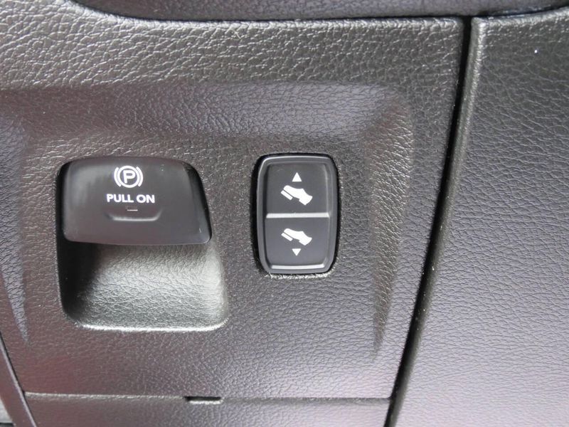 Used 2021 RAM 1500 Rebel 4x4 4dr Crew Cab 5.6 ft. SB PickupImage 15