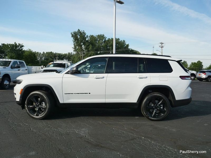 2024 Jeep Grand Cherokee L Limited 4x4Image 8