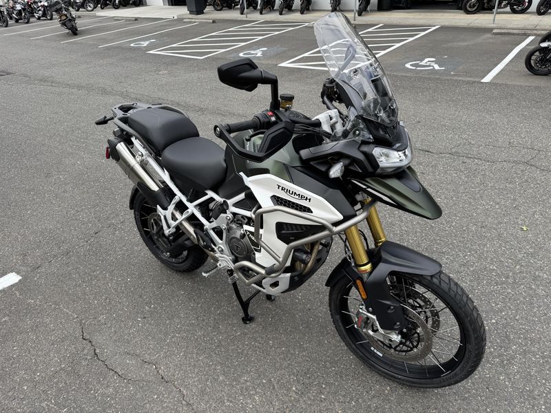 2025 Triumph Tiger 1200 Rally Explorer - MATTE KHAKI