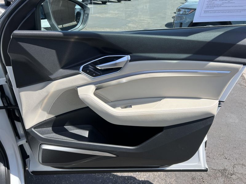 Used 2019 Audi e-tron Premium PlusImage 29